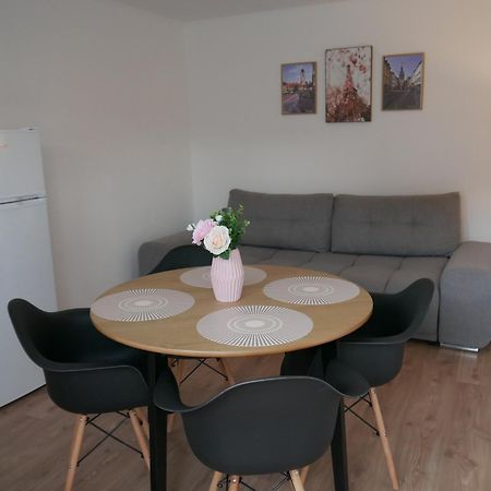 Free Garage In The Center-Delicia 4 Studio! Sibiu Bagian luar foto