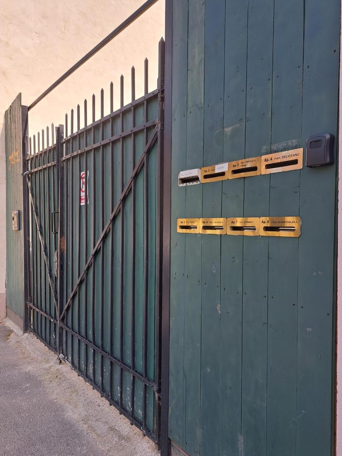 Free Garage In The Center-Delicia 4 Studio! Sibiu Bagian luar foto